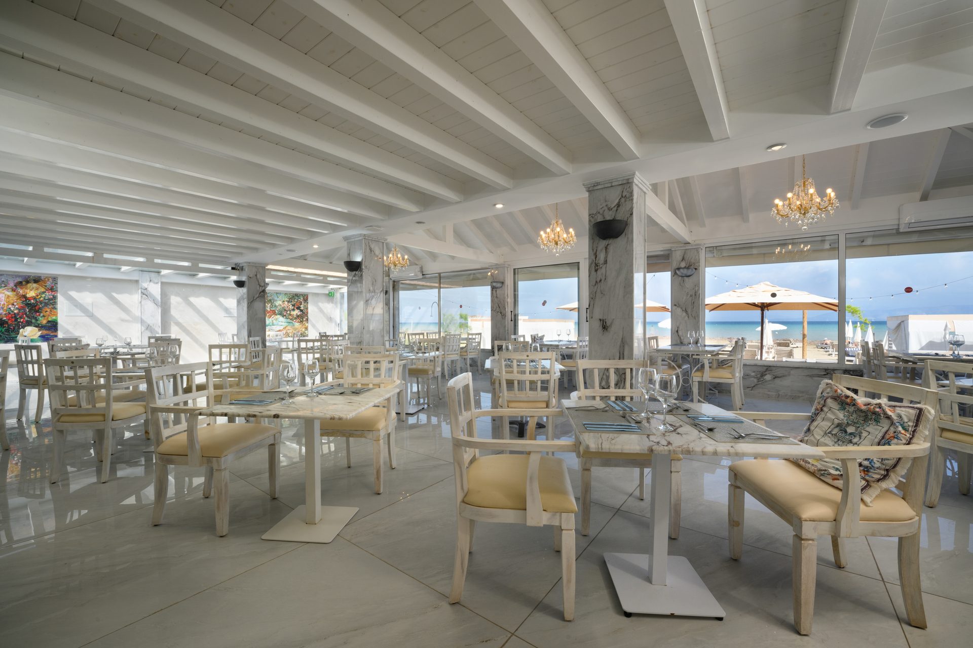 Cavomarina Beach Hotel — Dining
