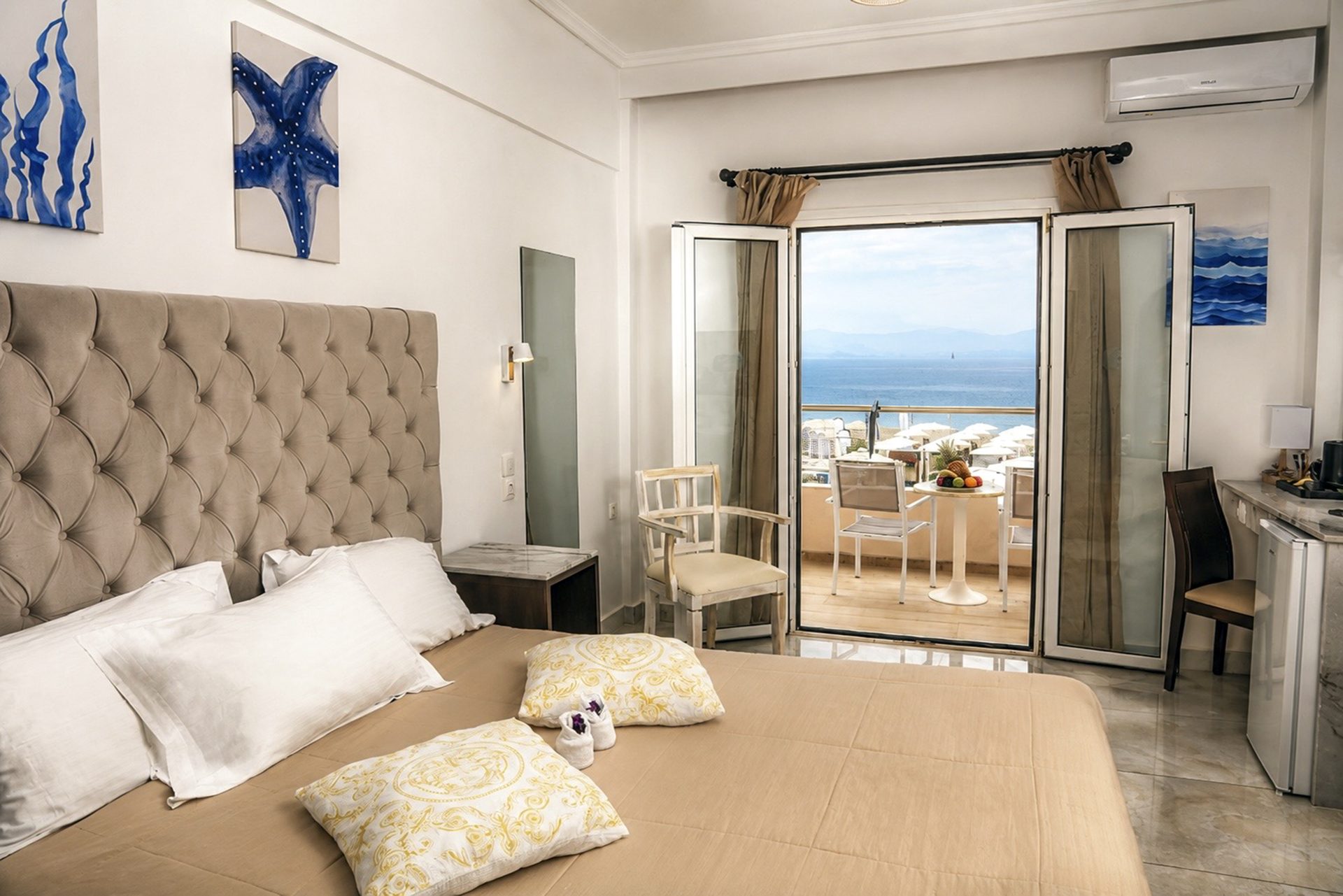 Cavomarina Beach Hotel — Rooms