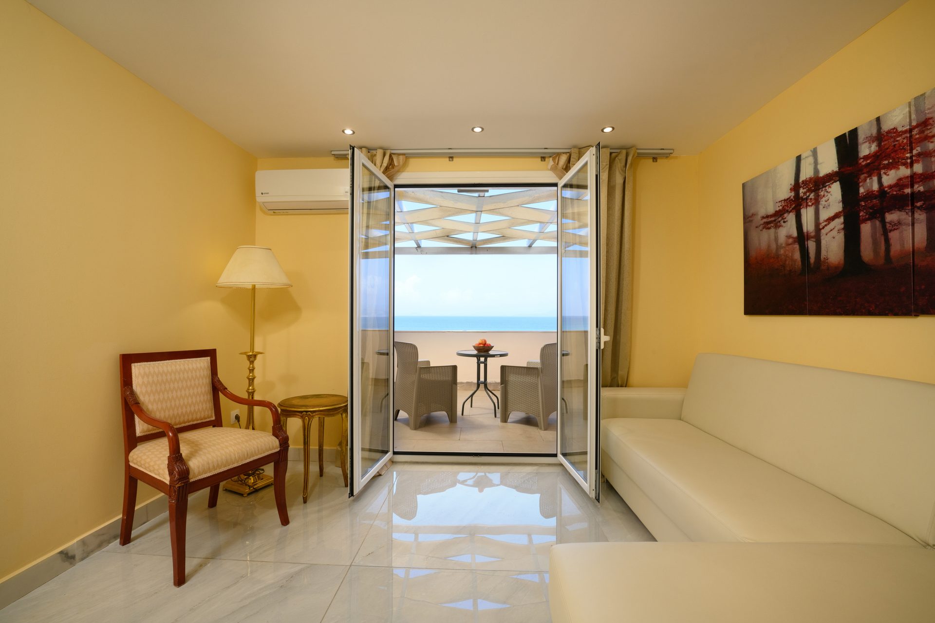 Cavomarina Beach Hotel — Rooms