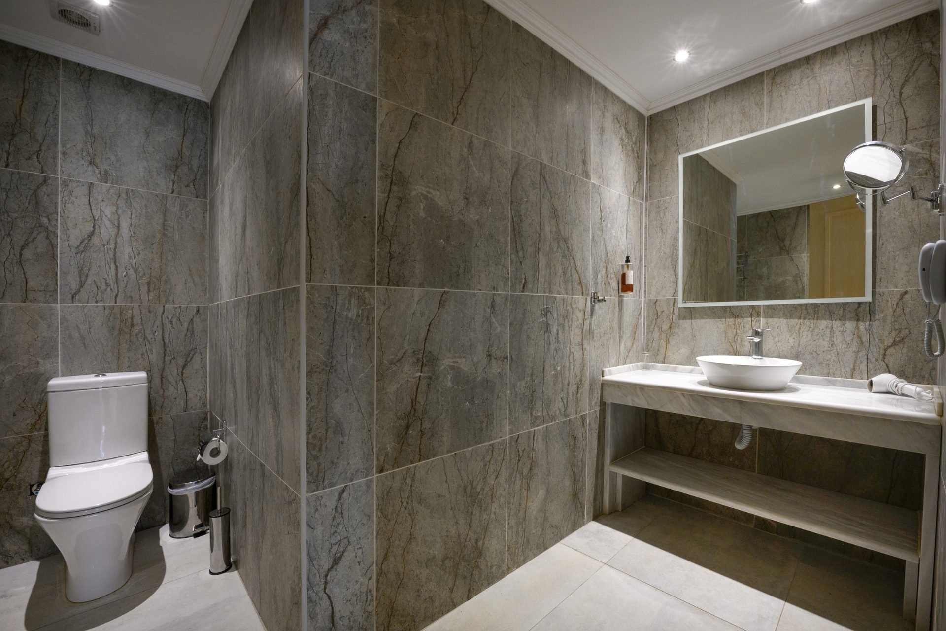 Cavomarina Beach Hotel — Rooms