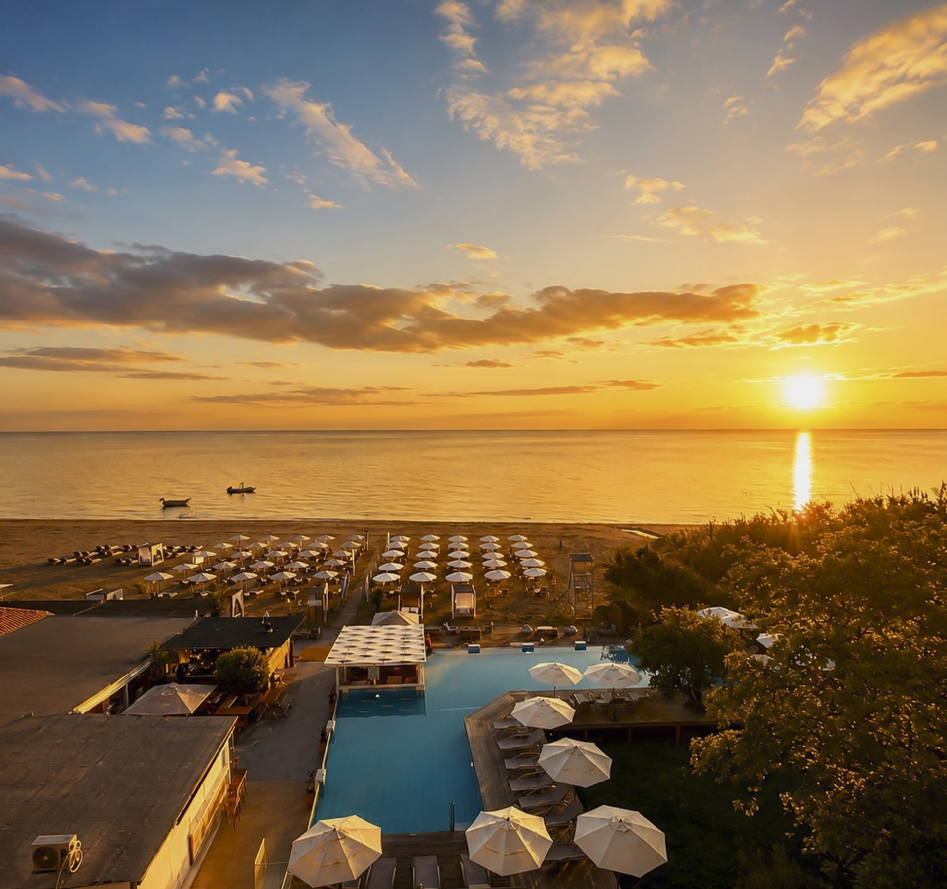 Cavomarina Beach Hotel — Beach & Pool